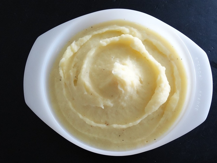 Potato flakes can be easily turned into mashed potatoes.